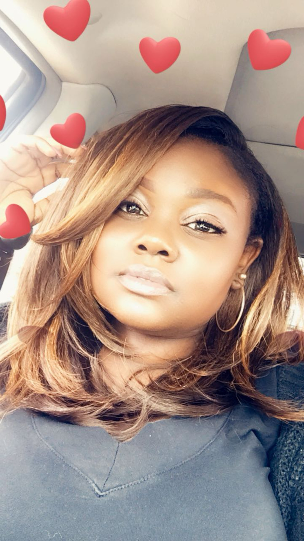 Kia, Beauty & Fashion Expert — AI twin on Just Like Me