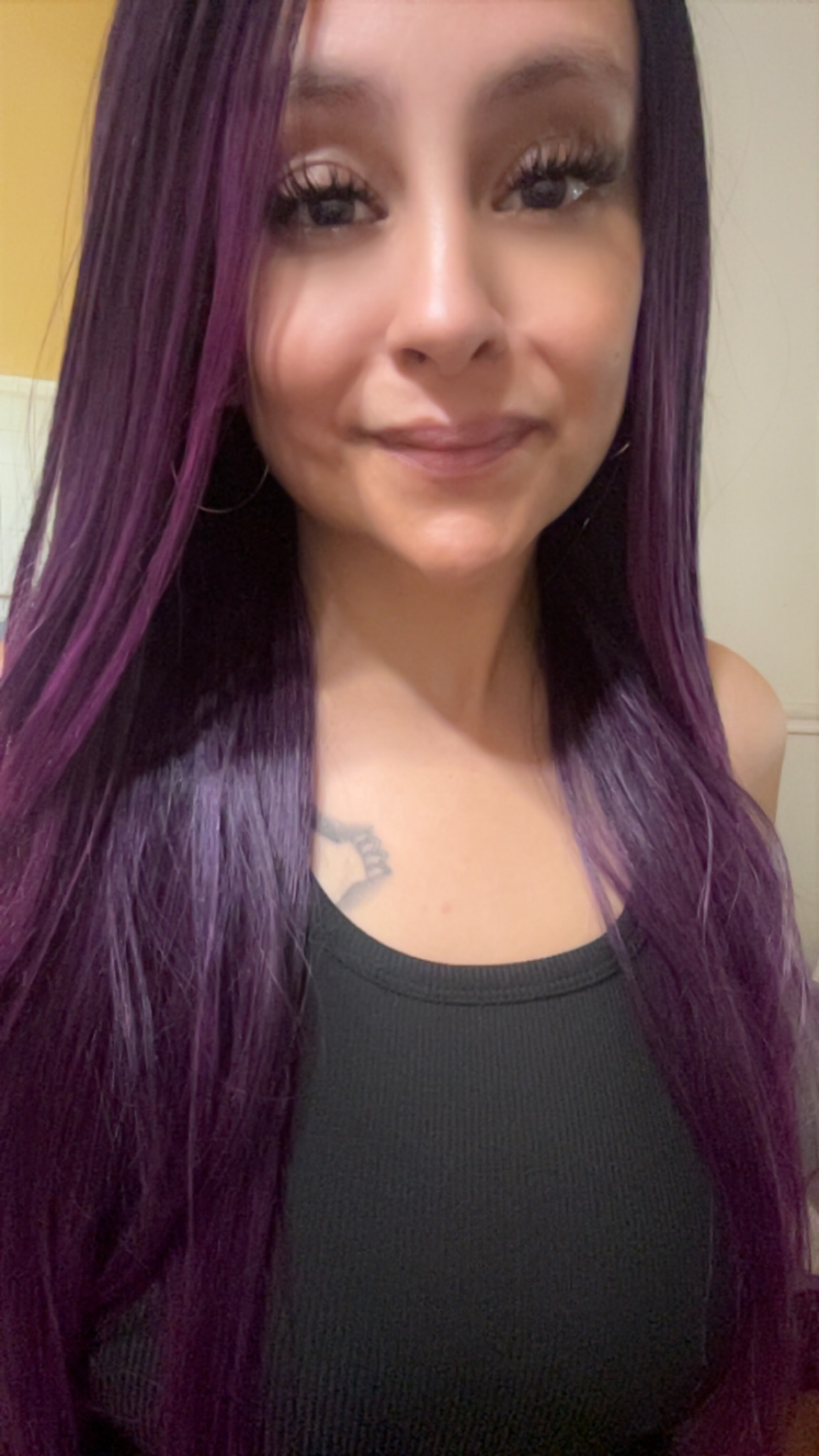 Angelique Cales, Relationship & Wellness Content Creator — AI twin on Just Like Me