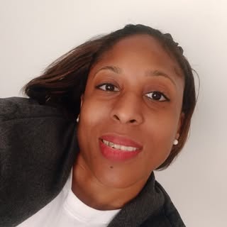 Susan Robinson Simmons, Independent Media Curator & Music Journalist — AI twin on Just Like Me