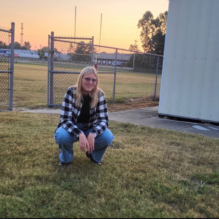 megan petty, Lifestyle Content Creator — AI twin on Just Like Me