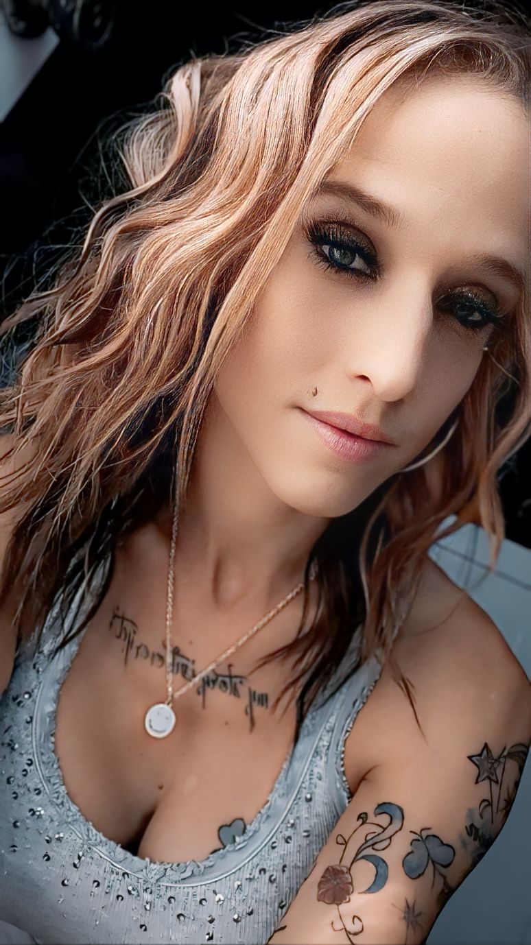 Sarah Hopson, Resilience & Self-Love Advocate — AI twin on Just Like Me