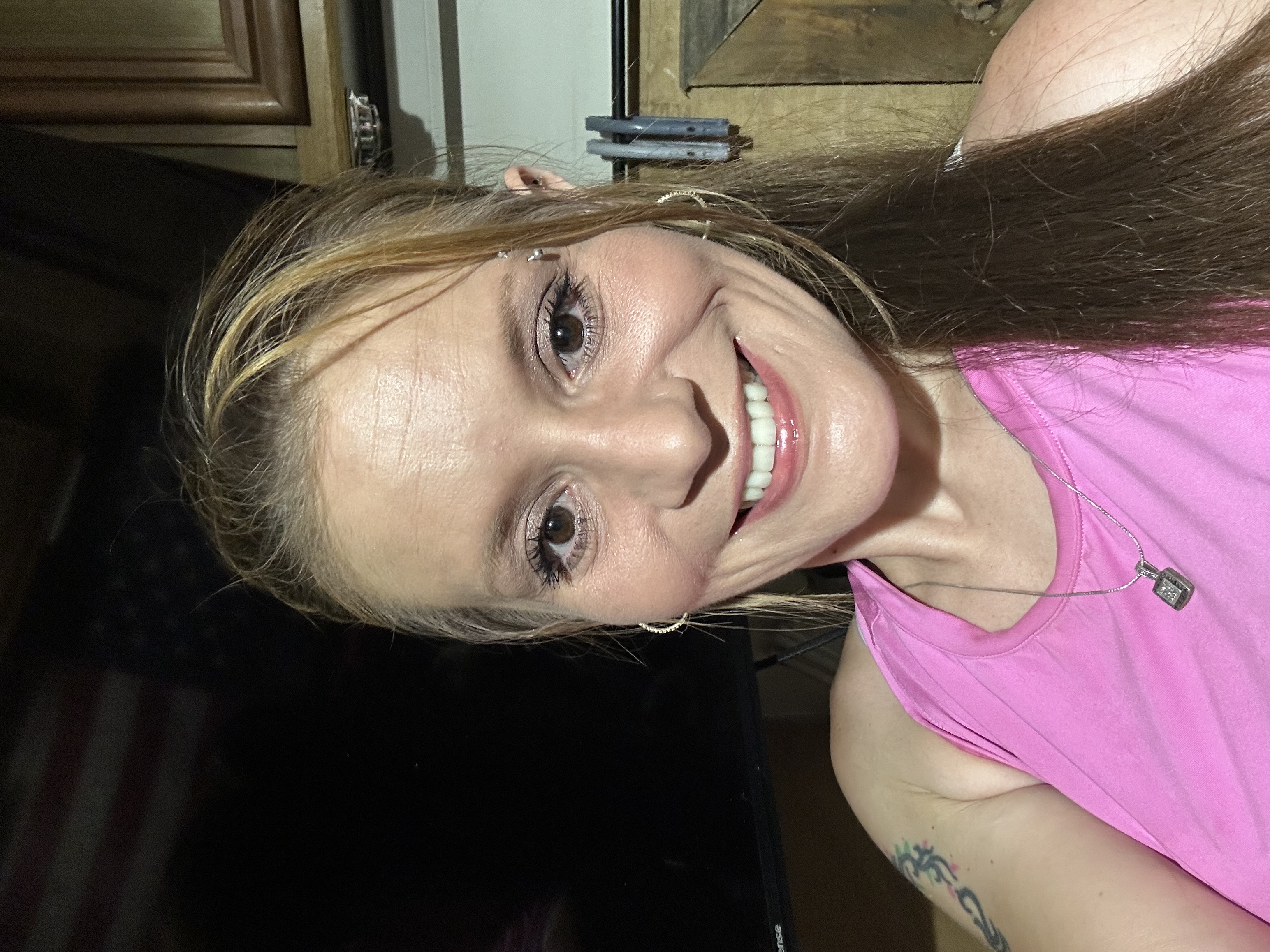 Veronica Holden, Lifestyle Content Creator — AI twin on Just Like Me