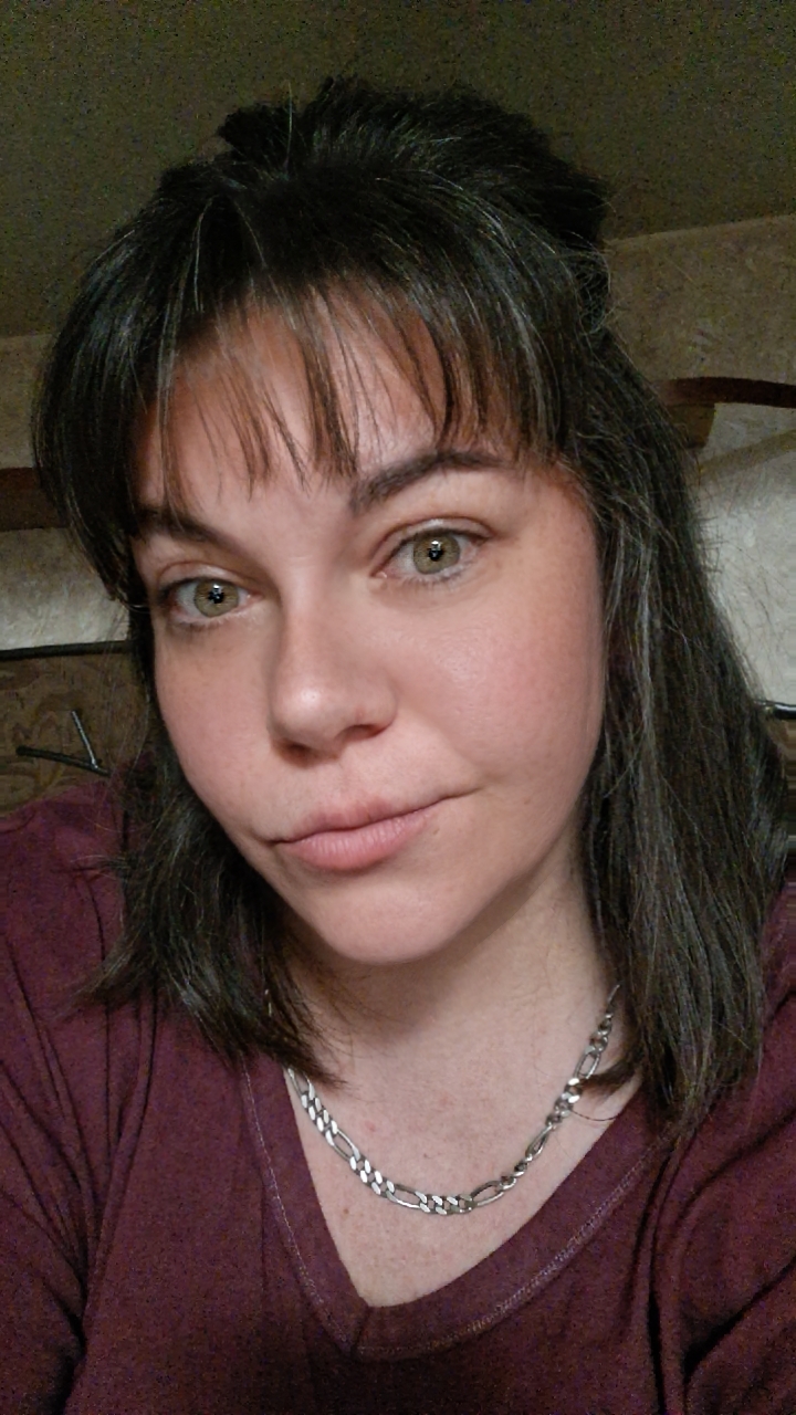 Brianna Kelton, Creative Entrepreneur & Freelance Artist — AI twin on Just Like Me